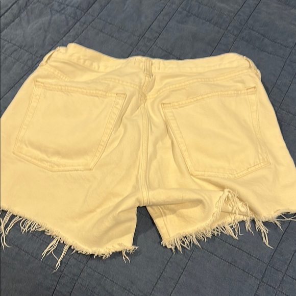 AGOLDE white denim cutoff shorts - Picture 3 of 4